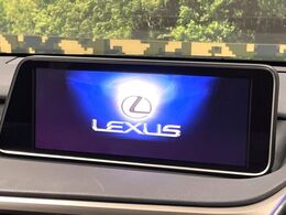 【12.3インチワイドナビ】高級感とインパクトのある大型ワイドナビを装備。各種オーディオ操作はもちろん、横長ワイド画面でのマップ2分割表示など、利便性も高いナビです♪