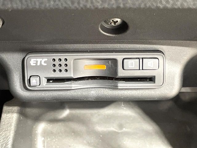 【ETC】高速道路の料金所をストレスなく通過！話題のスポットやサービスエリアに多い「スマートIC」利用時は必須のアイテムです。当店でセットアップを実施、ご納車当日からすぐにご利用いただけます！