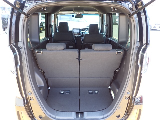 ◆定員乗車時のカーゴルームです。普段のお買い物の荷物やたくさんの収納が可能です。