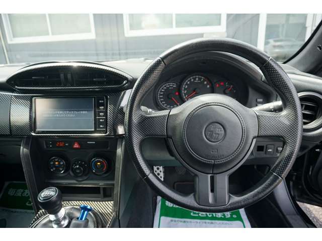 お客様に気持ちよくお車をご覧いただける様、入庫時に室内の特別クリーニングを施工しております。