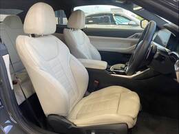 「アラウンドビューモニター」を装備で駐車が苦手な方でも安心です。