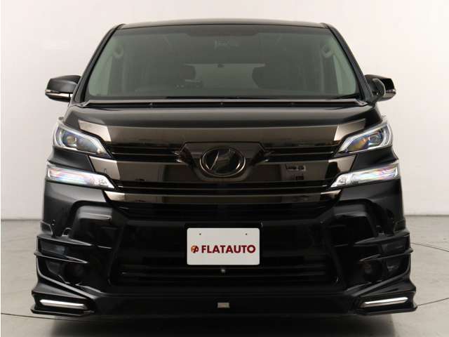 大迫力のフロントフェイスです！状態は非常にいいですが、コーティング施工により更なる質感をご提供できます。プランは数多く御座いますので、お気軽にお申し付けください！