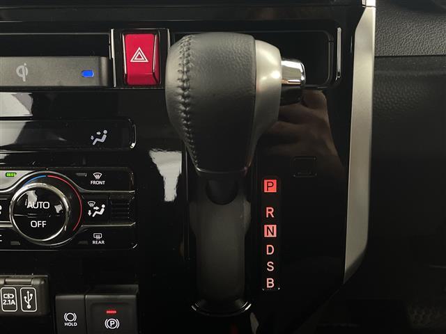 【シフトレバー】シフトも操作しやすく快適なドライブを楽しんでいただけます！