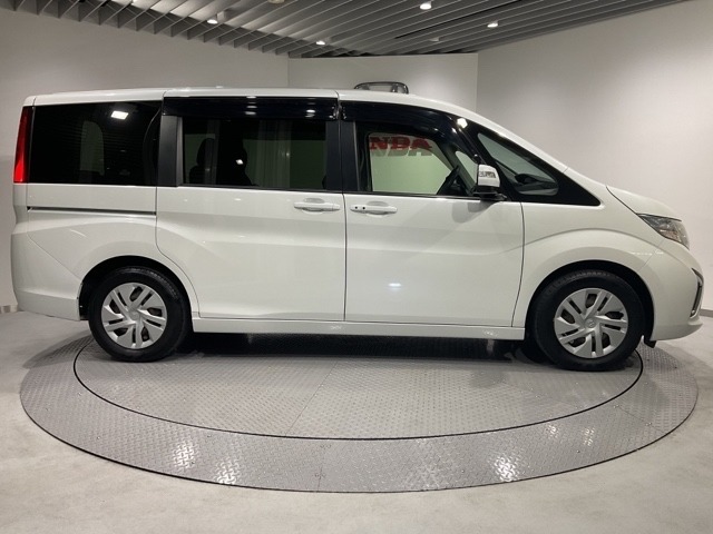 自動車保険・JAFも取り扱っております。また、お客様のご希望で保証延長（有償・一部の車種では取り扱いできません）もご準備しております。