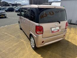 リヤドア・リヤクォーター・バックドアウィンドウにスモークドガラスを採用