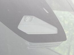 【トヨタセーフティセンス】走行中に前方の車両等を認識し、衝突しそうな時は警報とブレーキで衝突回避と被害軽減をアシスト。より安全にドライブをお楽しみいただけます。