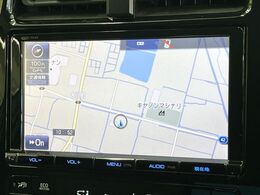 【純正9型ナビ】人気の純正ナビを装備しております。ナビの使いやすさはもちろん、オーディオ機能も充実！キャンプや旅行はもちろん、通勤や買い物など普段のドライブも楽しくなるはず♪