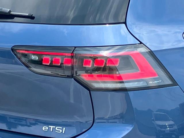 LEDテールランプはダイナミックターンインジケーター(流れるウインカー)