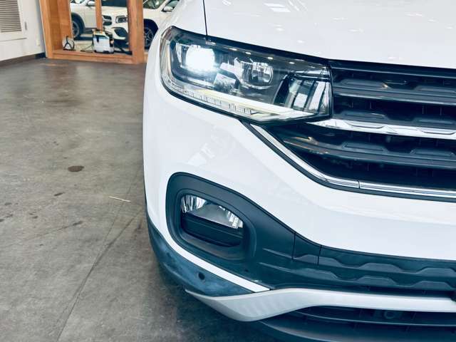 【ライト・ランプ】『ライト/ランプ周辺』の画像になります。写真の内容に関してご不明点、ご質問等がございましたらお気軽にガリバー店舗までお問い合わせください。