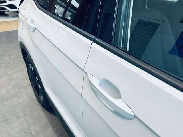 【ドアノブ】『外装：ドアノブ周辺』の画像になります。写真の内容に関してご不明点、ご質問等がございましたらお気軽にガリバー店舗までお問い合わせください。