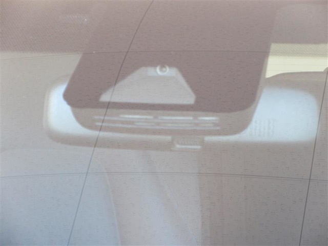 衝突被害軽減ブレーキを搭載したサポカーです。トヨタ専用診断機器で、安全運転支援装置のシステムを綿密に点検してあります。