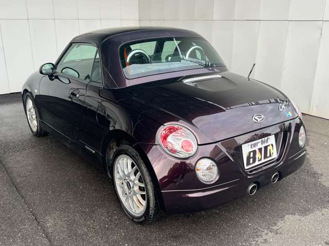 外装は専任のスタッフが真心込めて、念入りに洗車を行い、丁寧にワックス磨きをしておりますので、ピカピカに仕上がっております☆お好みでコーティングなども別途承ります。