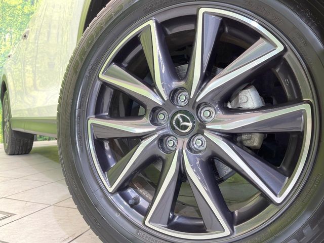 【純正19インチアルミホイール】外観にマッチした純正アルミホイールを装着しております。各種社外アルミホイールや、スタッドレスタイヤも取扱いしております。是非ご相談ください♪