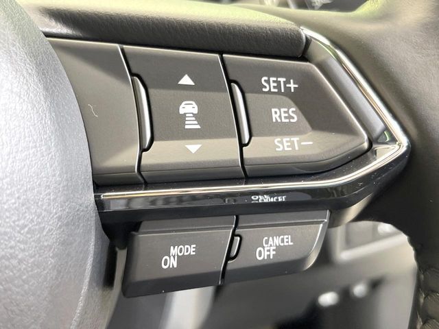 【マツダ・レーダークルーズコントロール】高速道路での長距離走行が楽に！自動で速度を保つクルーズコントロールが、衝突軽減システムと連携し、前方の車両を感知して車間を保つように速度調節してくれます！！