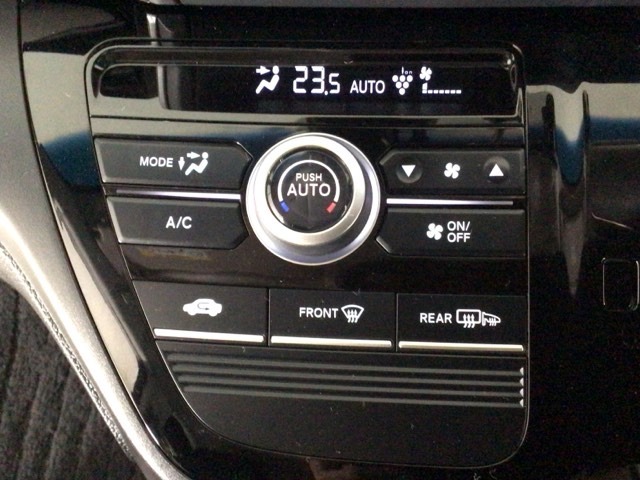 【オートエアコン】汗ばむ夏・ジメジメする梅雨時・冷え冷えする冬も快適☆♪　簡単操作で、春夏秋冬　一年中快適です♪お好みの温度をセットするだけで、エアコンの風量などを自動でコントロールします♪☆