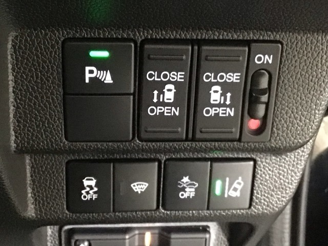 ホンダが推し進める総合先進安全装備のセンシング搭載！　衝突や斜線はみだしなどの危険が予測される時、センサーが警告。ヒューマンエラーを高度先進技術が補完してくれます。