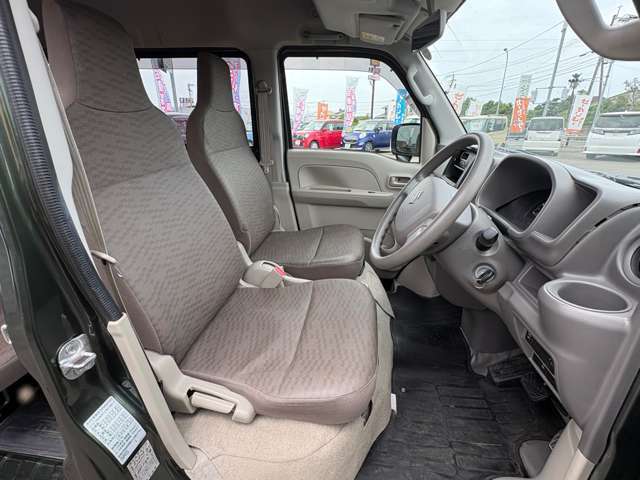 ゆったりと運転できますので長時間の運転も楽ですよ♪