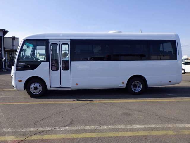 車両総重量5555kg　最大積載量-kg