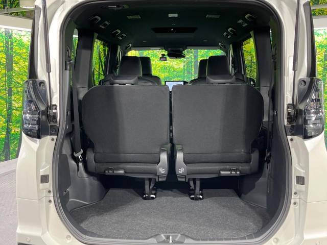 普段のお買い物や通勤、送迎等に十分な荷室スペースを確保しております。セカンドシートを倒すと、大きな荷物の積載も可能です♪