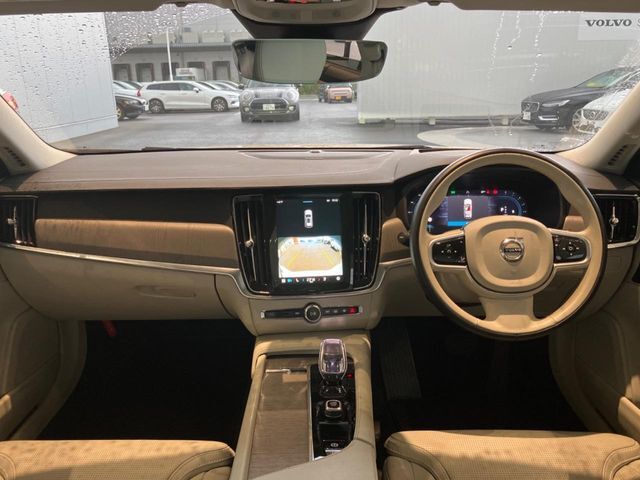 V90【アルティメット　B5】入庫しました！もう現行モデルでは手に入らない最終系のV90です☆Googleシステムを搭載しており、音声認識でエアコンの温度調整なども可能です♪