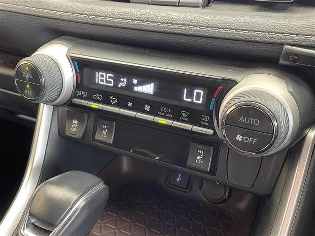 【オートエアコン】車内温度を感知して自動で温度調整をしてくれるのでいつでも快適な車内空間を創り上げます！