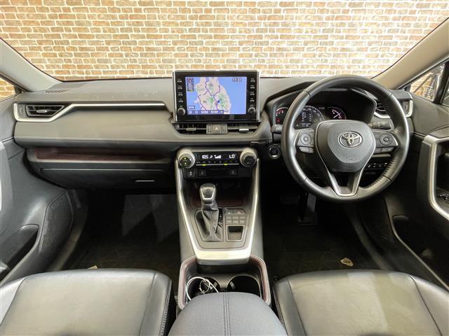 店舗にて現車の確認もいただけますので、お電話で在庫のご確認の上是非ご来店くださいませ！！！
