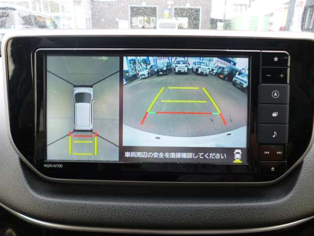 バックモニターもパノラマモニターで、駐車も安心です♪