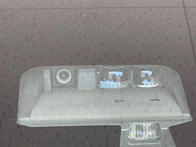 【スズキ　セーフティサポート】走行中に前方の車両等を認識し、衝突しそうな時は警報とブレーキで衝突回避と被害軽減をアシスト。より安全にドライブをお楽しみいただけます。