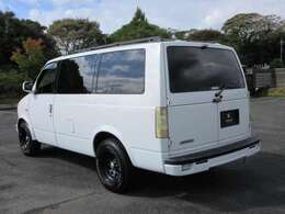 1999yモデル　正規ディーラー車　1ナンバー登録　実走42500km　記録簿付き　2WD　カーゴスタイル　アメリカンレーシングホイル　4キャプテン　サードシート付き