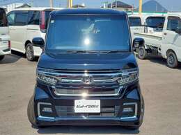 N-BOXカスタムのブラック入庫しました。グレードは、左側自動スライドドアーでフルエアロのLタイプです。