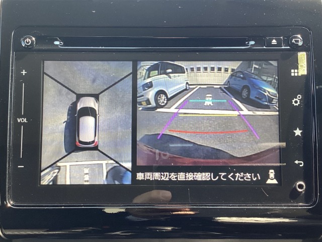 全方位カメラ装着済！死角になりやすい後方もとても見やすいです☆車庫入れに自信がない方や縦列駐車が苦手な方にも、オススメな機能です！安心度もアップ！