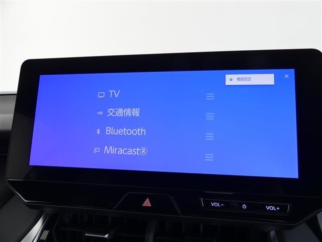 12.3インチのディスプレイオーディオ装着です。スマホとの通信で様々なサービスが楽しめます。TV視聴にも対応しています。