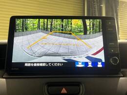 【バックカメラ】駐車時に後方がリアルタイム映像で確認できます。大型商業施設や立体駐車場での駐車時や、夜間のバック時に大活躍！運転スキルに関わらず、今や必須となった装備のひとつです！