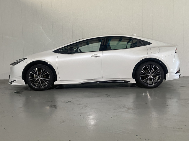 ☆令和6年式トヨタプリウス2.0Z☆ワンオーナー☆モデリスタエアロ☆デジタルインナーミラー☆走行10300キロ☆人気のプラチナホワイトパールマイカ☆