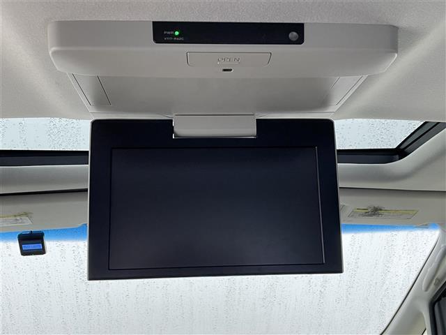 【後部座席操作部】後部座席を快適に過ごしていただくための便利な装備が付いています！