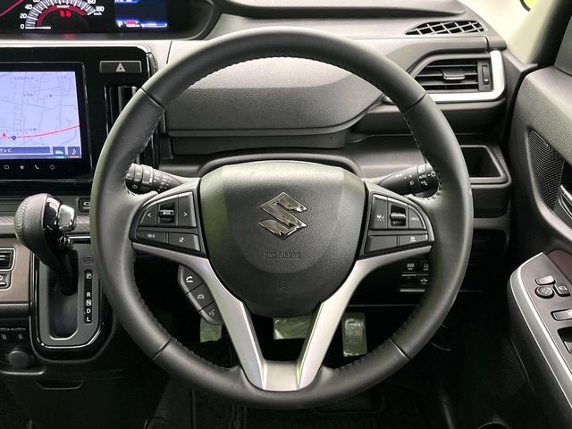 【ステアリングスイッチ】運転中、前方から目線をそらすことなく、オーディオ等の操作が可能な便利機能！安心＆快適なドライブを演出してくれます♪