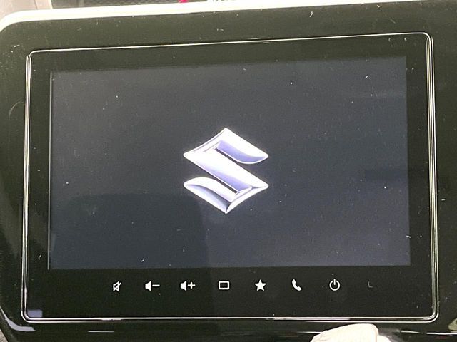 【純正9型ナビ】人気の純正9インチナビを装備。オーディオ機能も充実しており、Bluetooth接続すればお持ちのスマホやMP3プレイヤーの音楽を再生可能！毎日の運転がさらに楽しくなります！！