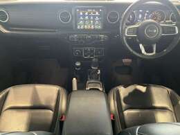 メーカーのトレーニングを受講した、専任メカニックが責任を持ってメンテナンスを実施。車検や点検はもちろん、愛車についてきになること、不安なこと、部品購入など、どんな事でもお気軽にご相談下さいませ。