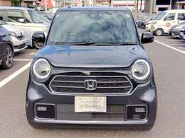 ヘッドライトは切れのある光り方のLED！　ルーフとドアミラーがブラックのツートーン！