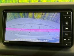 【バックカメラ】駐車時に後方がリアルタイム映像で確認できます。大型商業施設や立体駐車場での駐車時や、夜間のバック時に大活躍！運転スキルに関わらず、今や必須となった装備のひとつです！