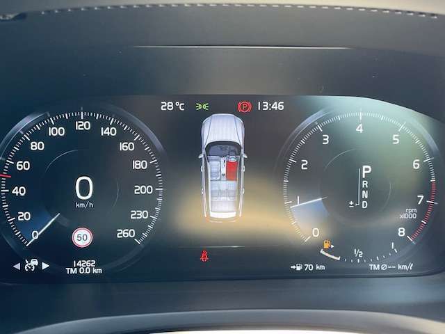 ■運転にかかわる主要な情報は、12.3インチのデジタル液晶ドライバー・ディスプレイにわかりやすく表示されます。