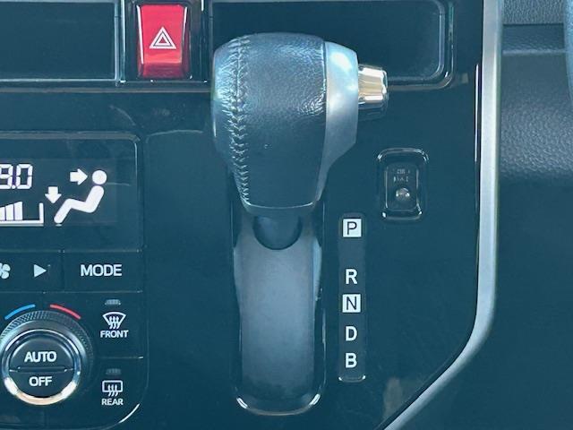 気になる車はすぐにお問い合わせください！画面右側の0066から始まる無料ダイヤルからお問い合わせ下さい！専門スタッフがお車のご質問にお答えいたします！
