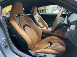 タン革シートを装備！！