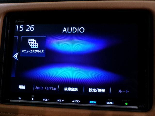 CD、DVD、Bluetooth、AM、FM、AUX、スマートフォン接続ができます。