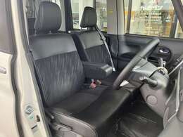 ★運転席シートの状態良好です♪気持ちよくお乗り頂けます♪