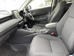 【助手席】きれいな助手席なので家族や友だちに乗ってもらっても安心です！新品のフロアマットのご注文も可能です。掲載箇所以外にご希望の写真がございましたらお気軽にお問い合わせ下さい。