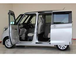 両側スライドドア