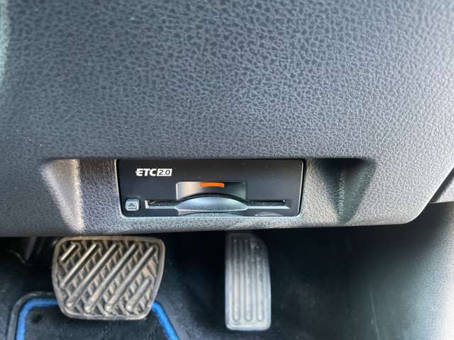 ビルトインタイプのETCです。スッキリしていますね。納車時にはセットアップいたしますので、すぐにお使いいただけます。