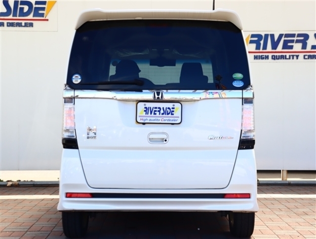 リバーサイドでは、全車試乗可能ですので各お客様、ご納得行くまでご検討中のお車とのフィーリングを確認できます。