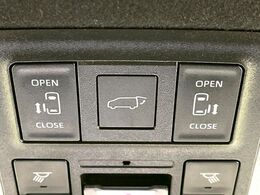 【パワーバックドア】スマートキーや運転席のボタンを押すだけでリアゲートが自動で開閉します！荷物を持っている時や、高い位置にあるバックドアを閉める際に便利な機能です♪